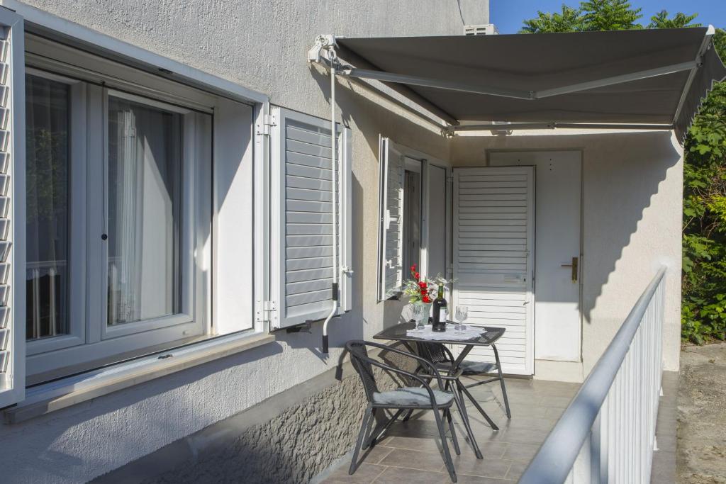 Balkón nebo terasa v ubytování Guest House Kušeta