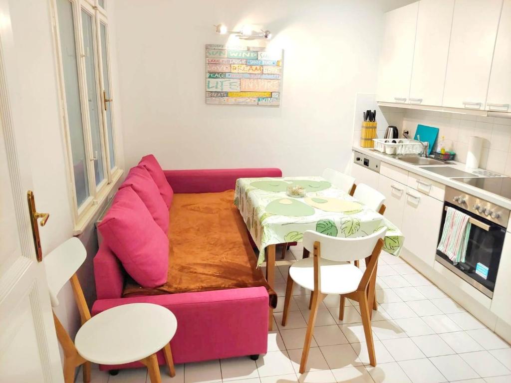 Central Mariahilfer Apartment 4 min to the city shopping center and Schönbrunn Palace - Superior Apartment