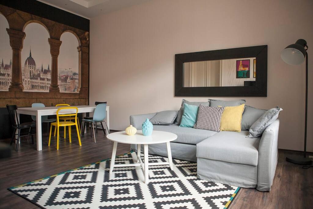 Voros downtown apartment with FREE parking 1074 Budapest, 4b Vörösmarty utca kép - 1