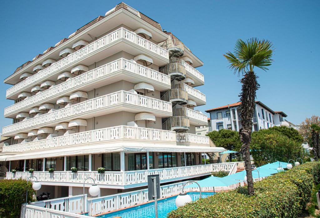 Bazén v ubytování Hotel Savoy nebo v jeho okolí
