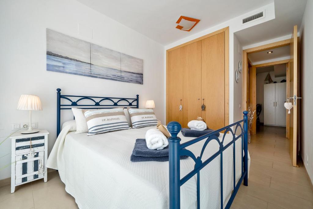 Postel nebo postele na pokoji v ubytování 1ª LÍNEA DE PLAYA. Apartamento: LA CALMA