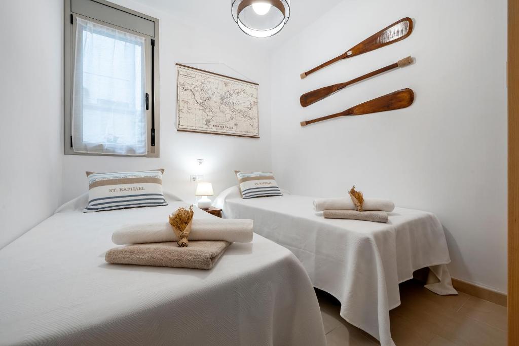 Postel nebo postele na pokoji v ubytování 1ª LÍNEA DE PLAYA. Apartamento: LA CALMA