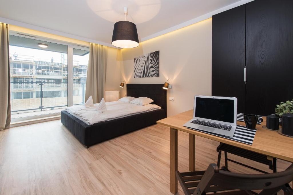 Apartamenty Apartinfo Chmielna Park - Студийная квартира с балконом без парковки (2 взрослых)