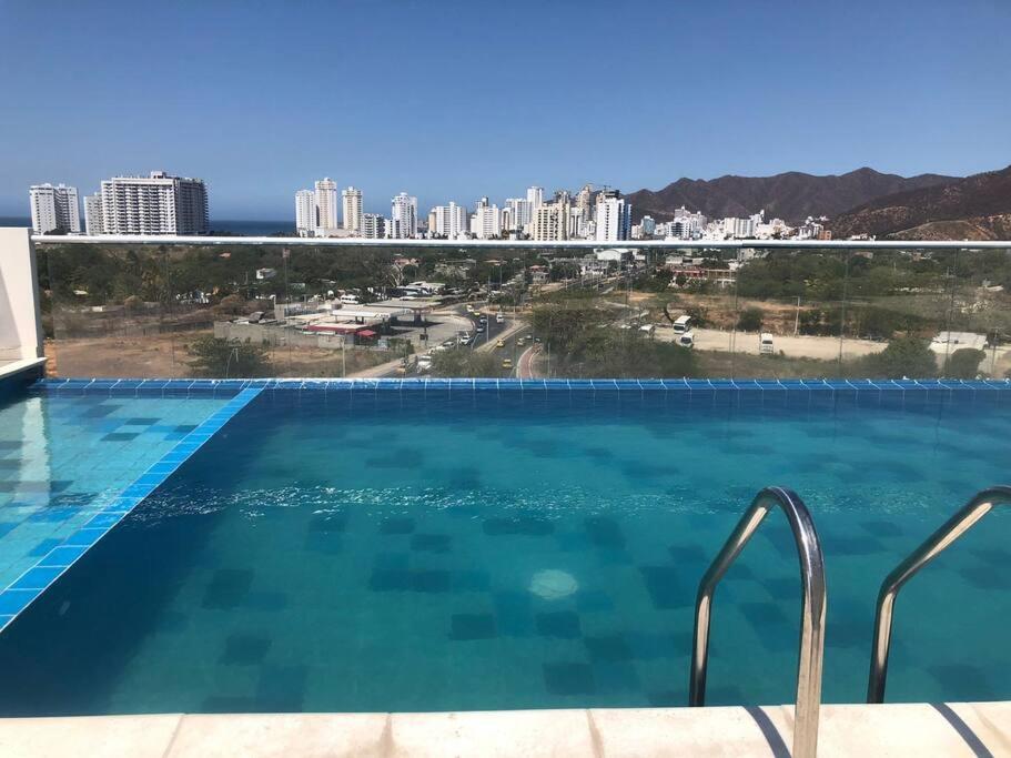 Bazén v ubytování Hermoso Loft en Santa Marta - Gaira nebo v jeho okolí