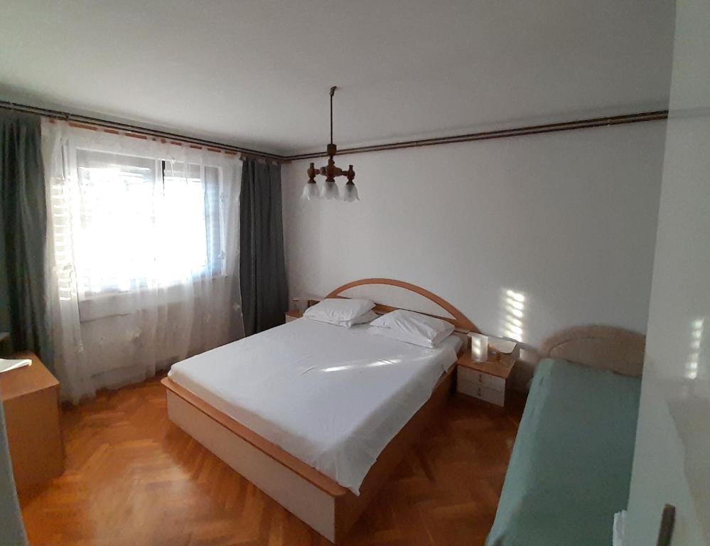 Gallery image of Rooms Biserka in Baška