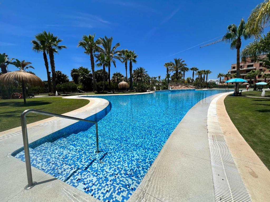 Bazén v ubytovaní PUSHE Playa Granada Beach&Golf 6 alebo v jeho blízkosti