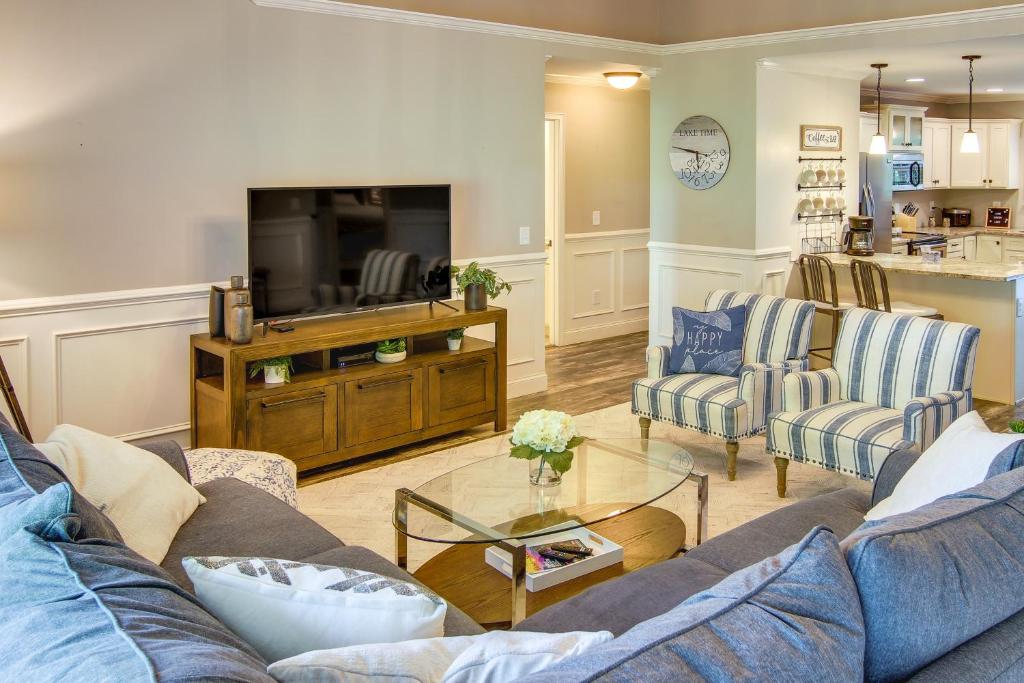 Anderson Lakefront Vacation Rental with Boat Dock!, Anderson (updated