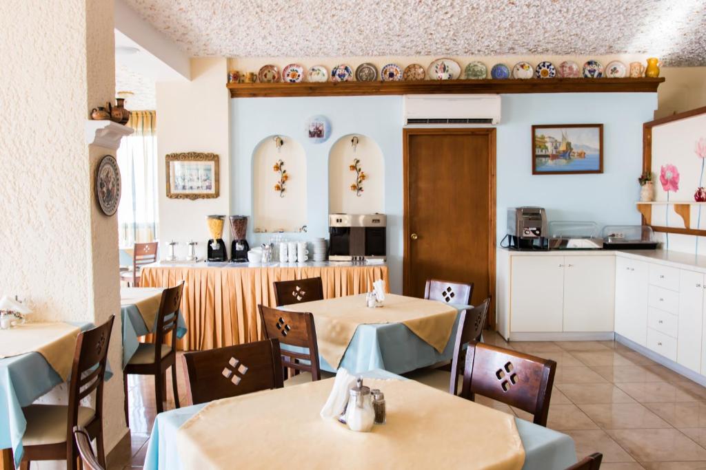 Kuchyň nebo kuchyňský kout v ubytování Panorama Hotel