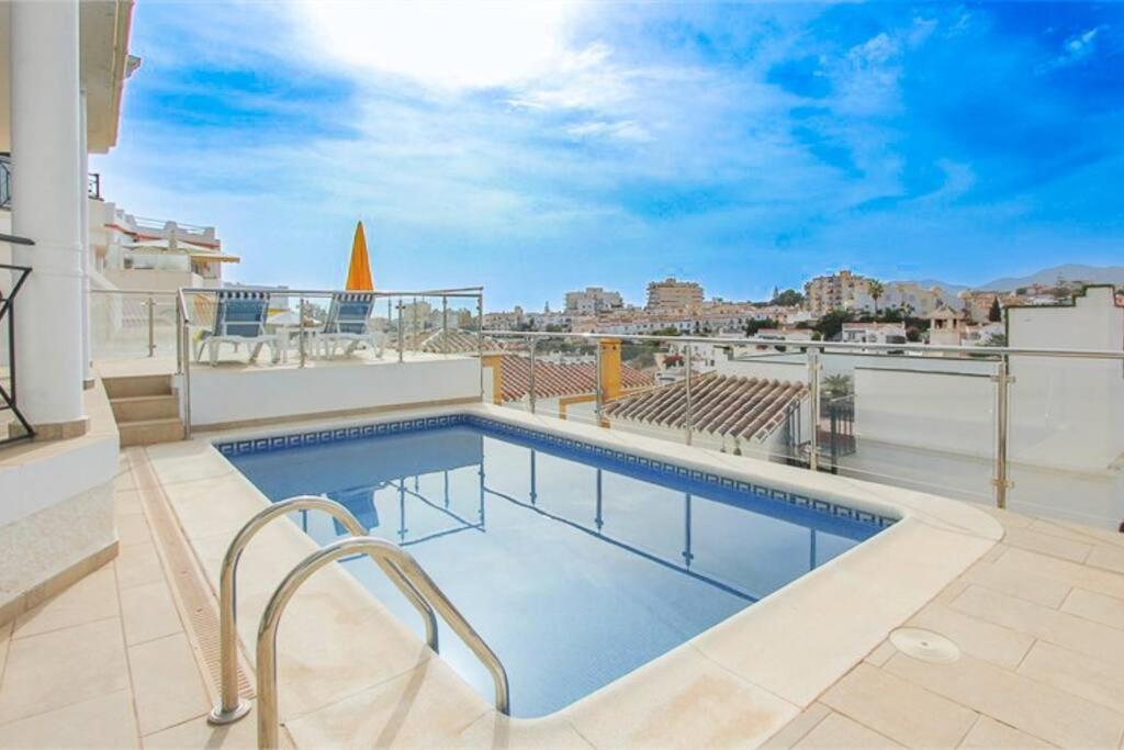 Zdjęcie z galerii obiektu Amazing Villa with private pool and panoramic views w mieście Nerja