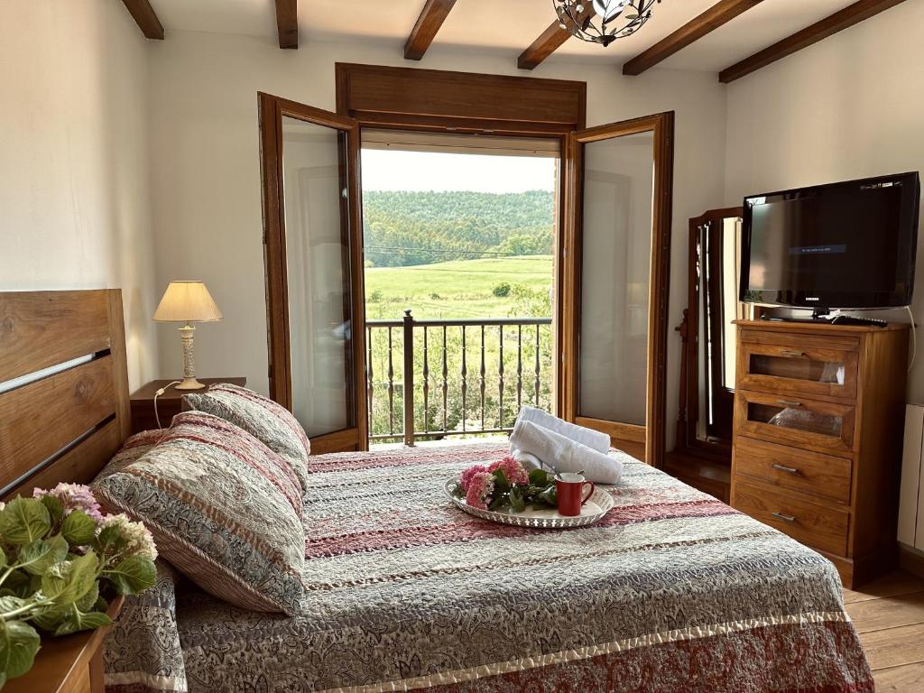 Postel nebo postele na pokoji v ubytování Villa El Quejigal - 13800