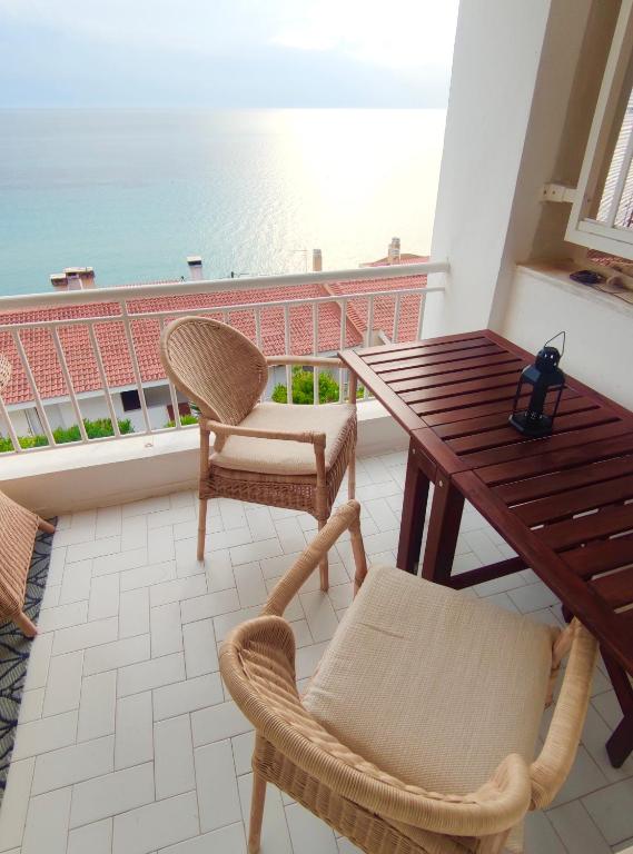 Balkón nebo terasa v ubytování Cozy Seaview Apartment