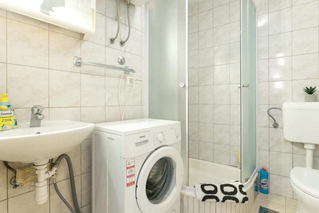 Kúpeľňa v ubytovaní Apartments with WiFi Split - 7596