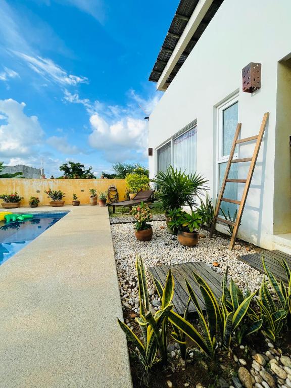 Bazén v ubytování Villa Bonobo - Coliving nebo v jeho okolí
