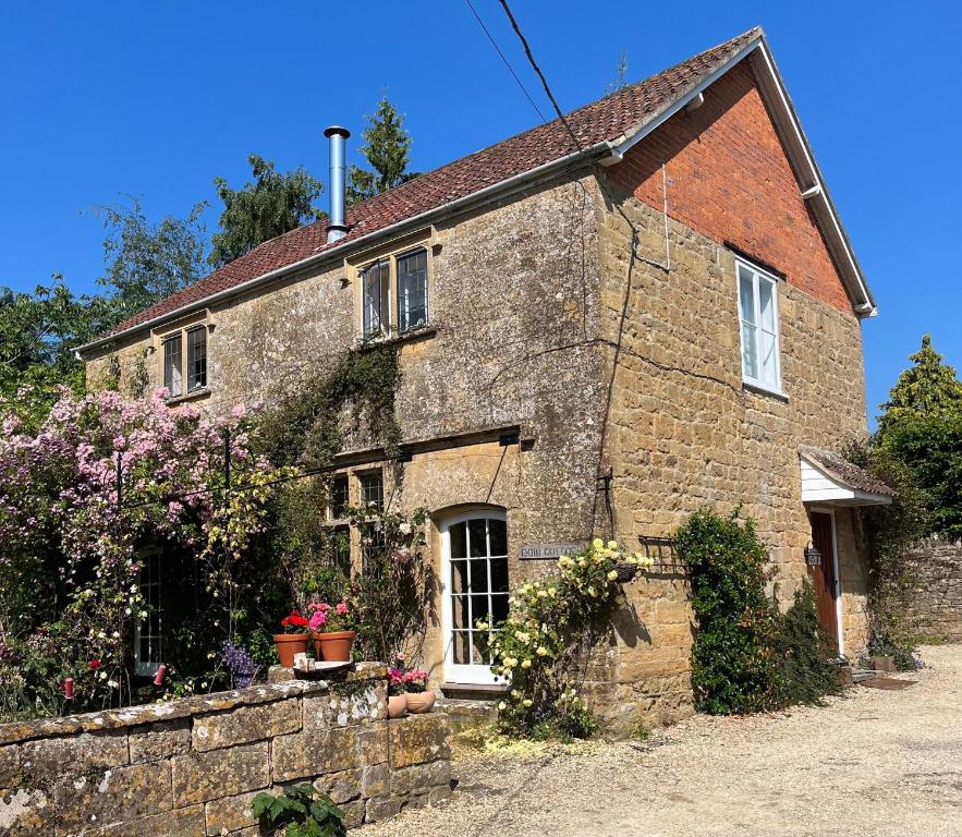 Ham cottage, South Petherton (updated prices 2024)