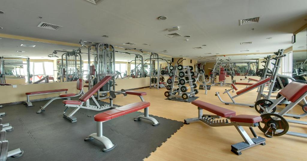 Fitness centrum a/nebo fitness zařízení v ubytování Aryana Hotel