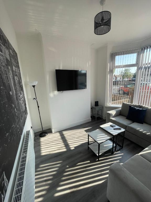 Sofa Kings Road Baci Living Room