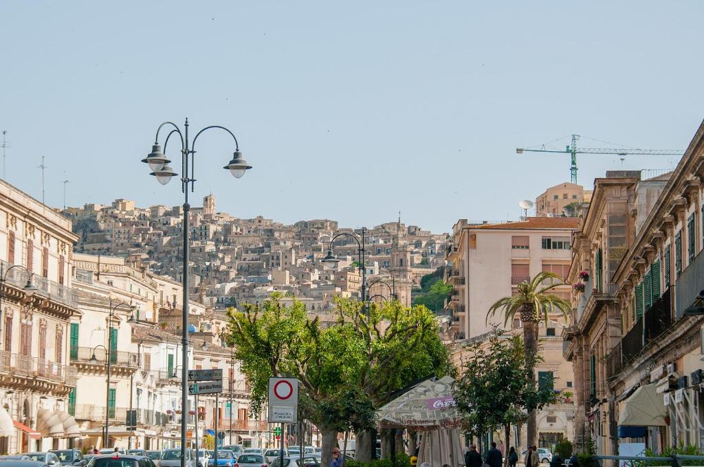 Widok na miasto Modica z tego domu wakacyjnego
