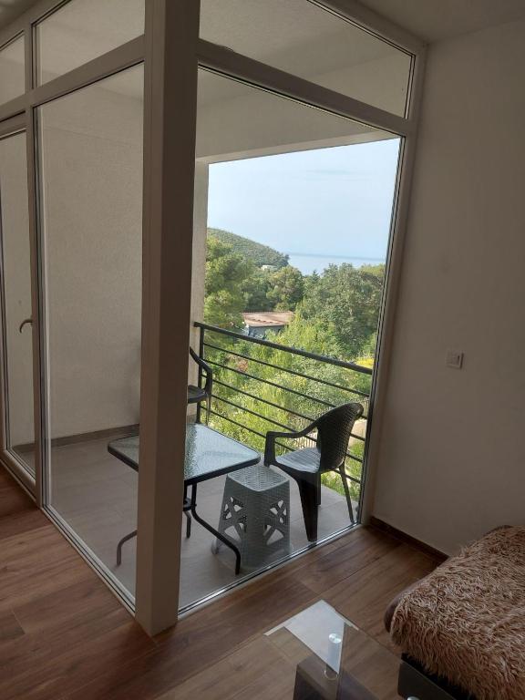 Balkón nebo terasa v ubytování Crni Bor Sutomore