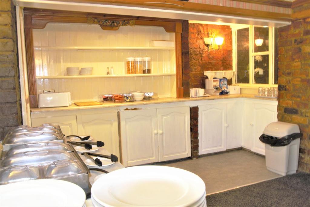 Pine Lodge Hotel - Resim 10