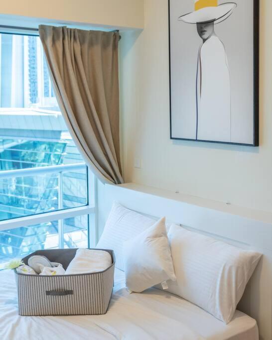 Foto dalla galleria di Breathtaking lake view in JLT metro cluster a Dubai