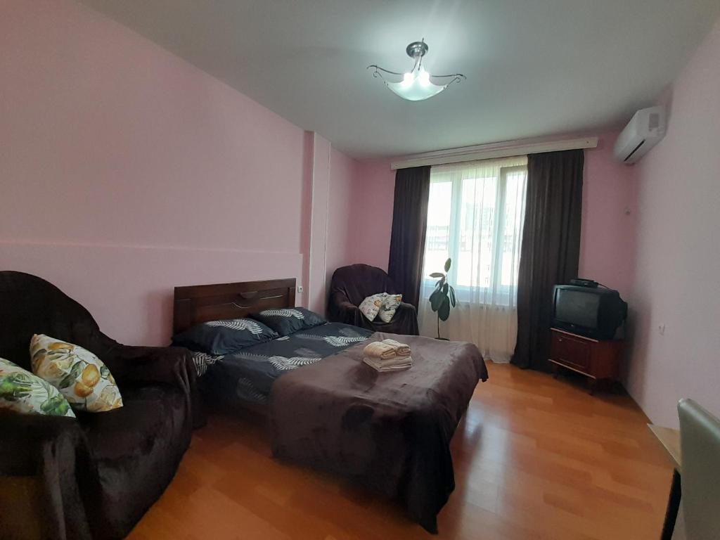 لابی و فضای عمومی Cozy flat on Pekini avenue - تصویر ۵