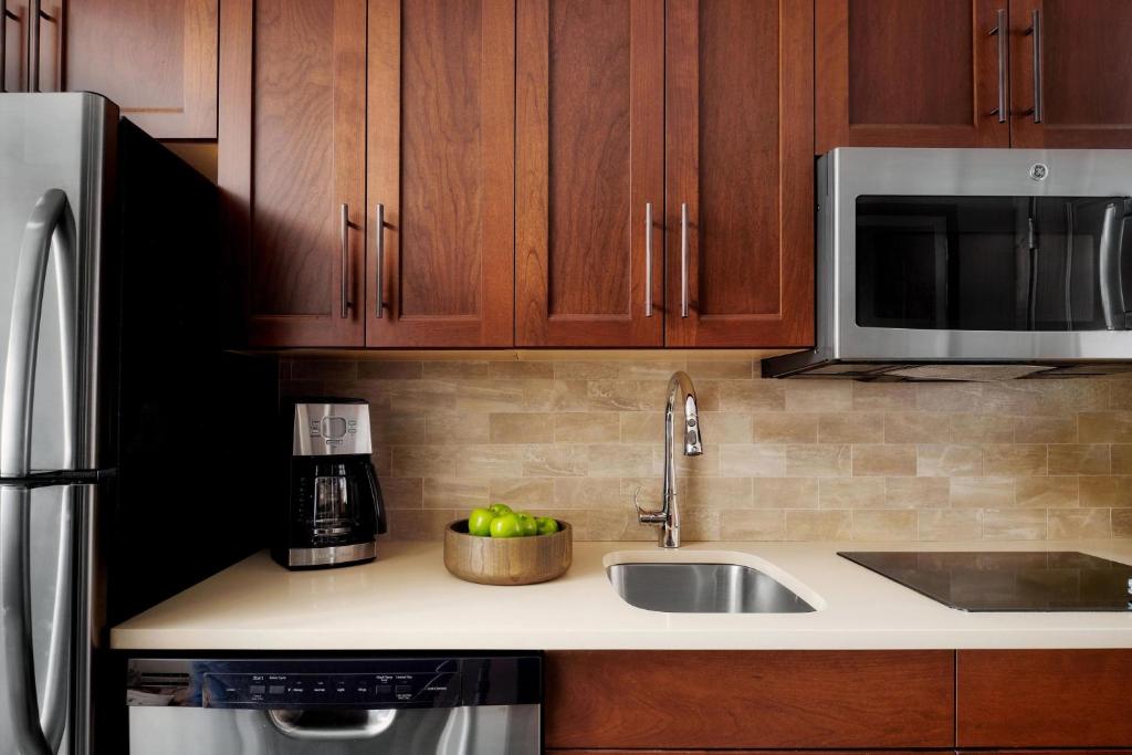 Sheraton Steamboat Resort Villas - King Studio With Sofa Bed 2