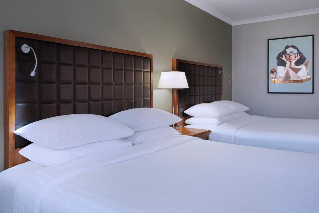 Postel nebo postele na pokoji v ubytování Delta Hotels by Marriott Edinburgh