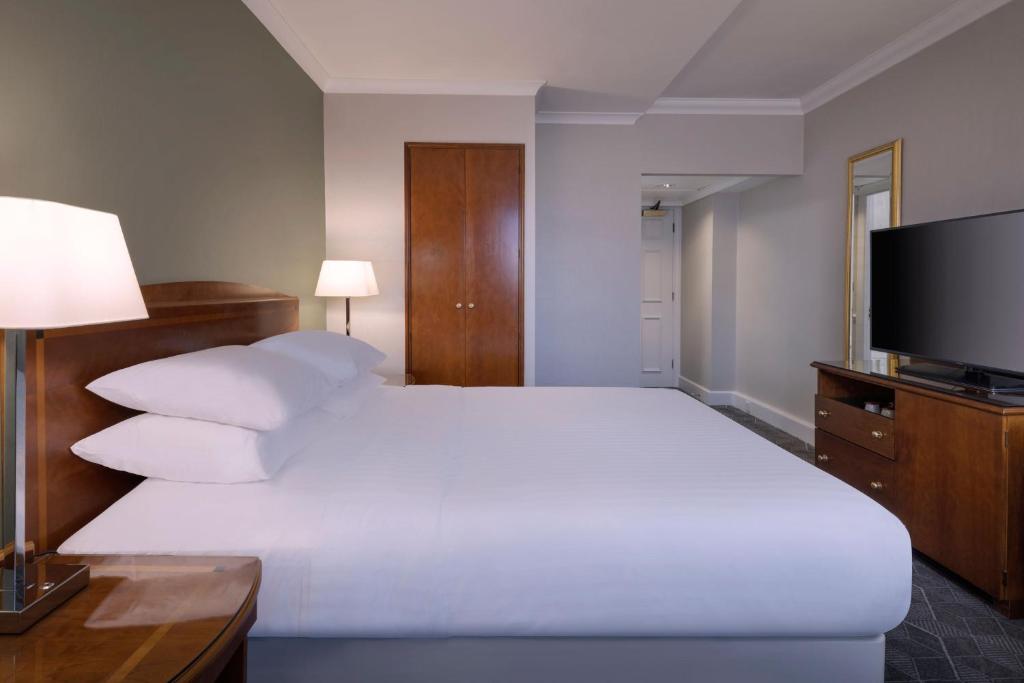 Delta Hotels by Marriott Liverpool City Centre - Deluxe Queen Room