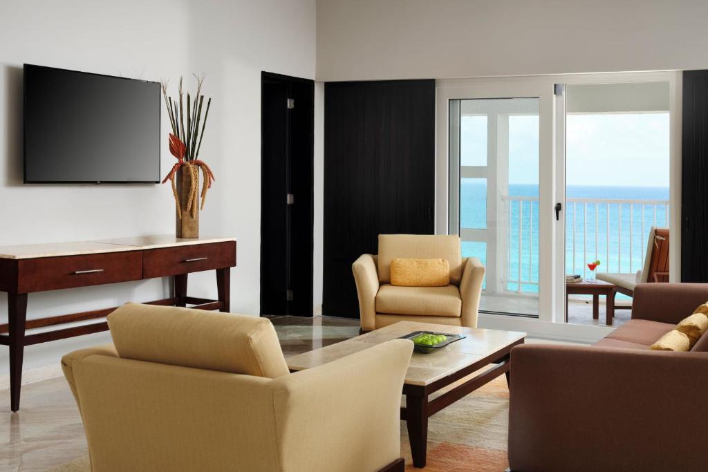 TV a/nebo společenská místnost v ubytování The Westin Resort & Spa Cancun