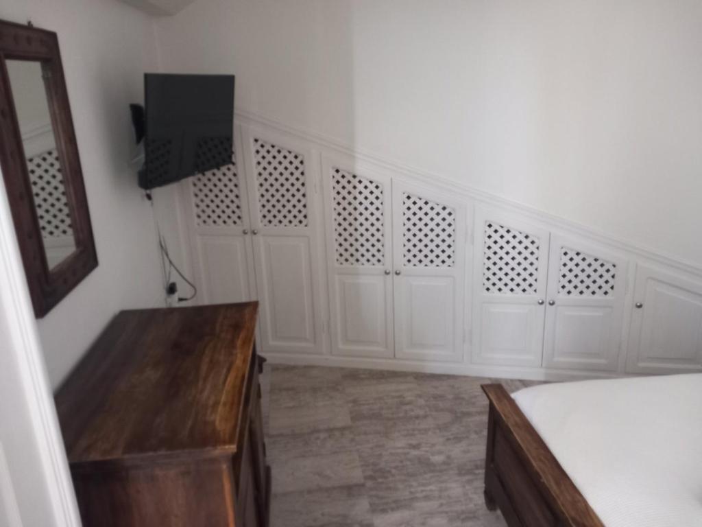 Captain John Houses Caldera View Oia - 18