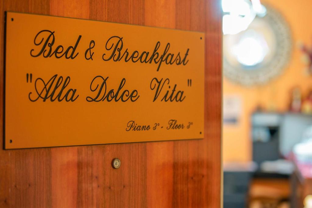 Bed and Breakfast Dolce Vita Bologna - Double Room With Shared Bathroom