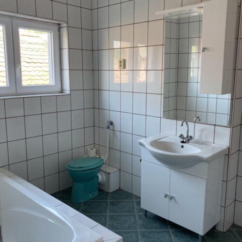 Koupelna v ubytování Pizza Sztori Apartman