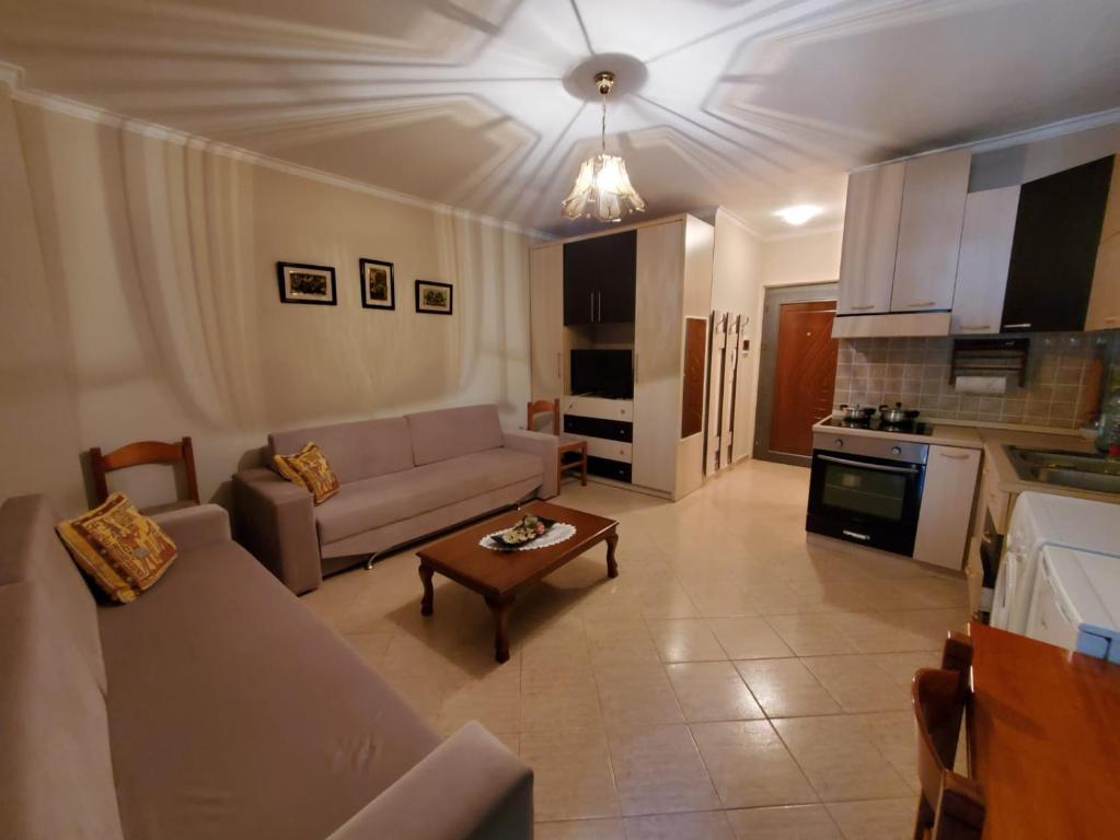 Sea View Studio Apartment Golem - Image 4