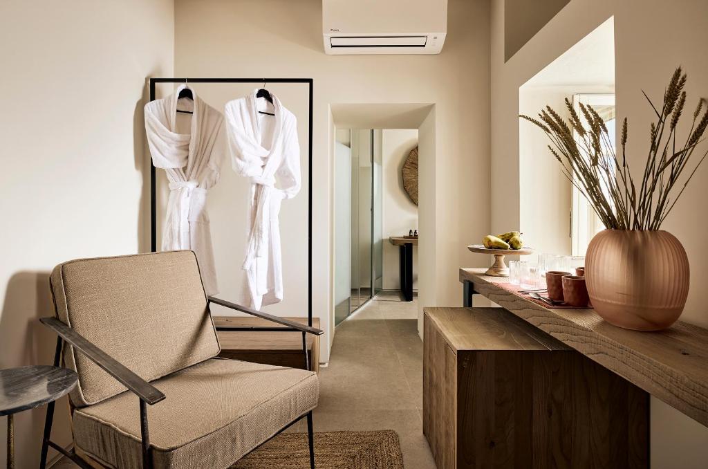 Posezení v ubytování Niove Suites Milos