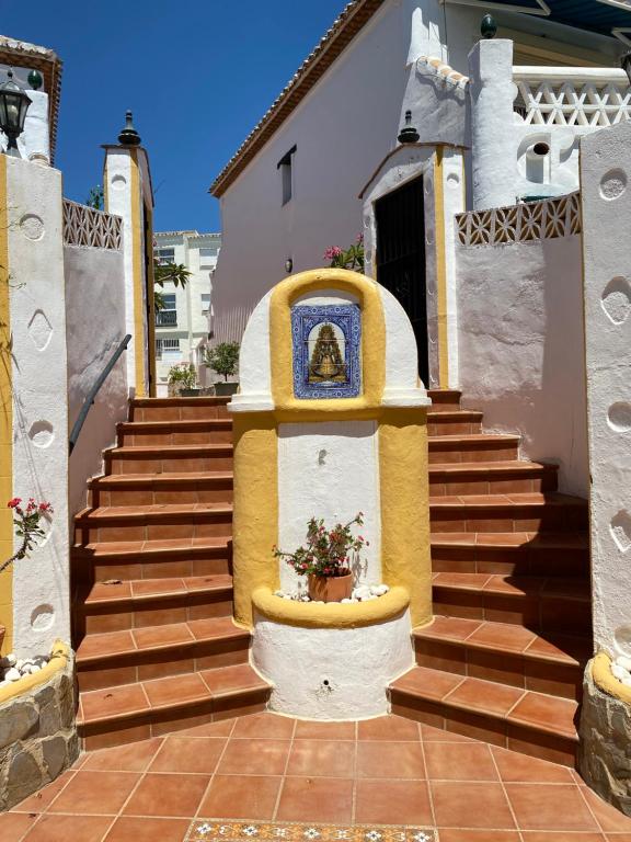 Fotografia z galérie ubytovania Newly Remodeled Townhouse Beach Walking Distance v destinácii Sitio de Calahonda