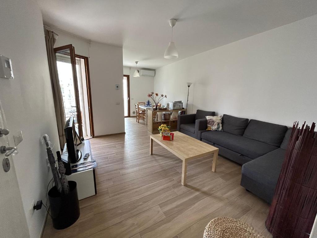 Central Modern Apartment Bari - 14