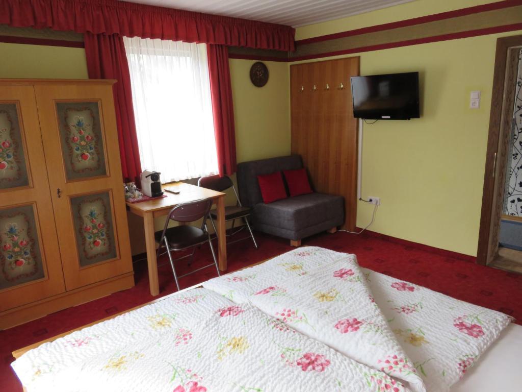Postel nebo postele na pokoji v ubytování Haus Elena