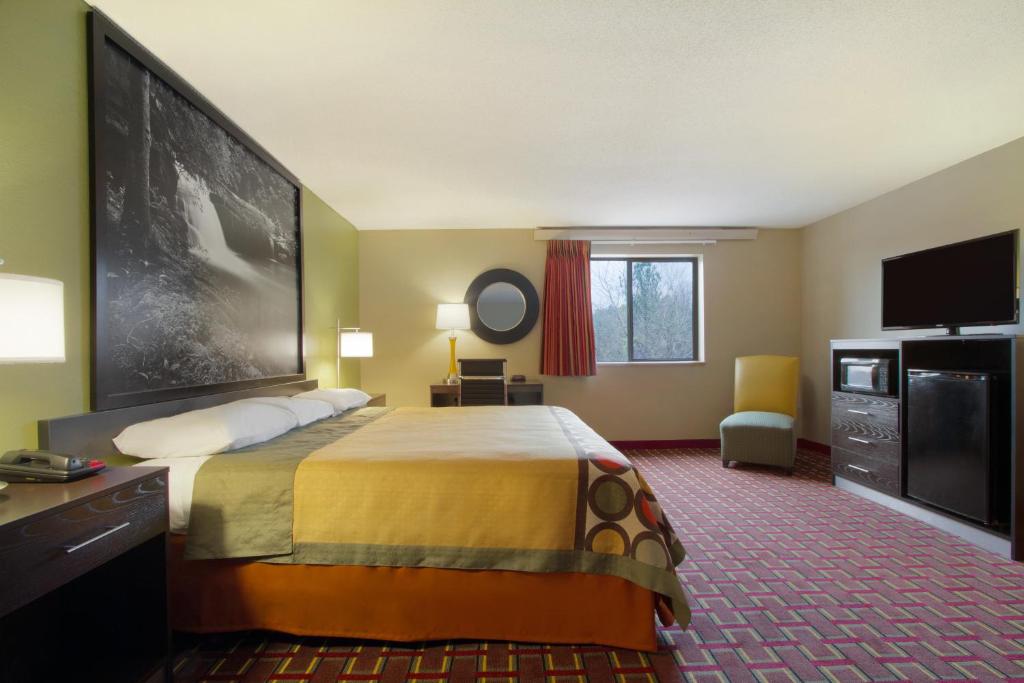Super 8 by Wyndham Homewood Birmingham Area photo