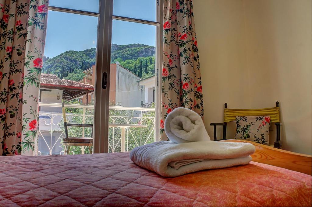 Cama o camas de una habitación en Hotel Benitses Arches