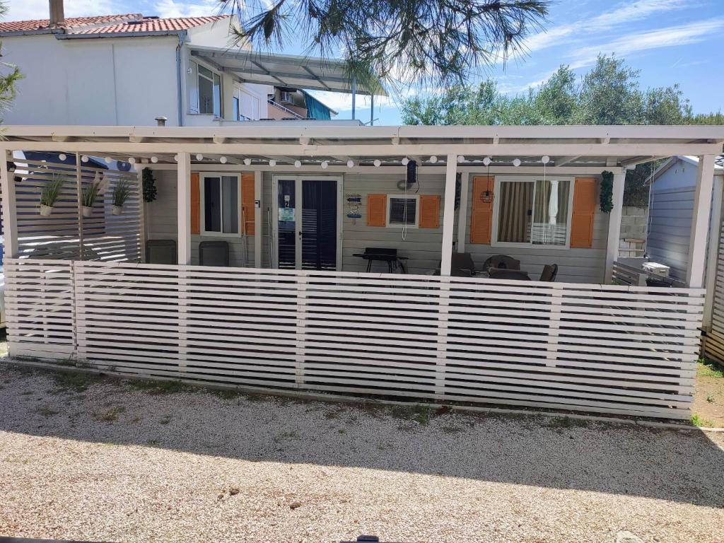 Zdjęcie z galerii obiektu Sunny Mobile Homes w mieście Privlaka