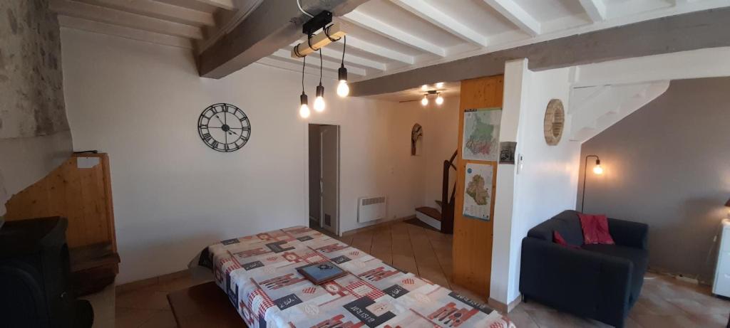 Postel nebo postele na pokoji v ubytování Grange de la Hulotte, gîte 3 étoiles