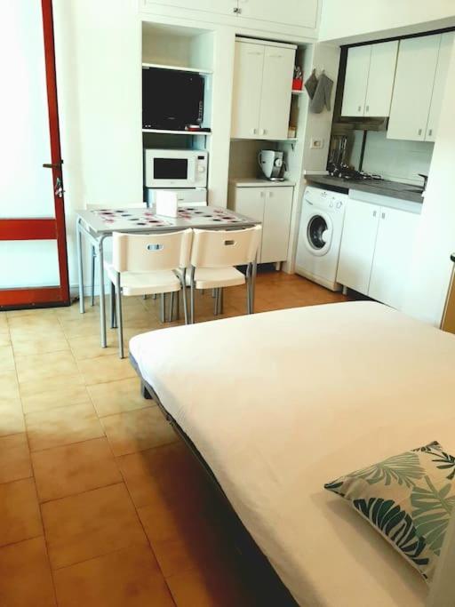 Kuchyň nebo kuchyňský kout v ubytování CASA LOLITA