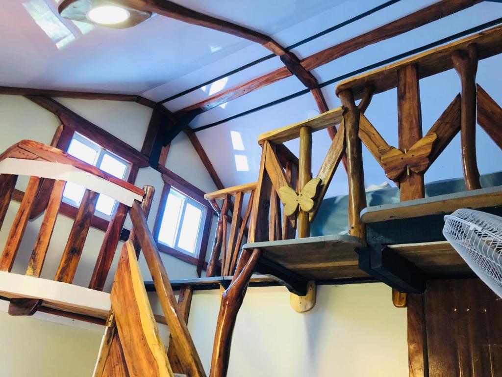 Palanda nebo palandy na pokoji v ubytování Baby Rustic