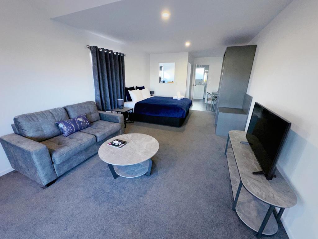 
Studio with Spa Bath
