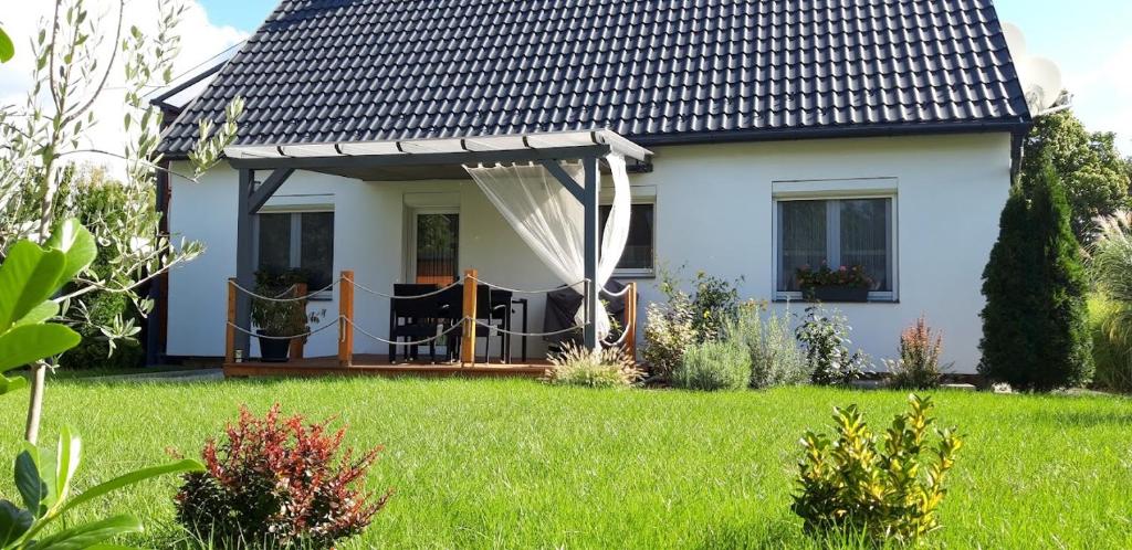 Ogród w obiekcie Otium Wellness Apartmanház