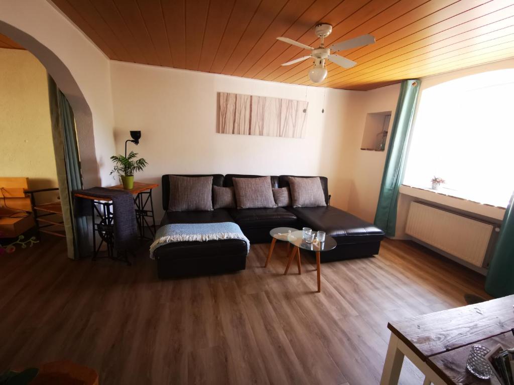 Mooi ruim appartement in antieke stadsboerderij - Housity