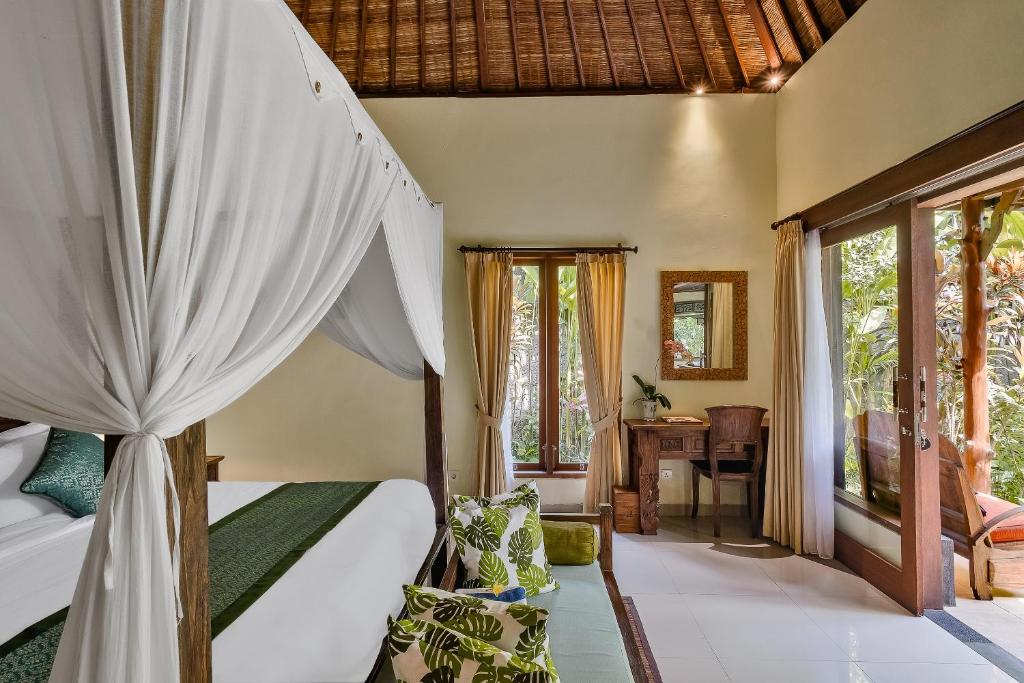 Letto o letti in una camera di Teja Lokha Ubud Villa