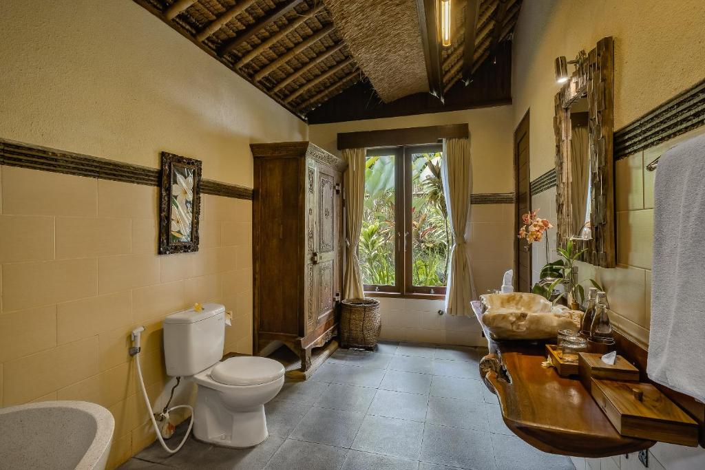Bagno di Teja Lokha Ubud Villa