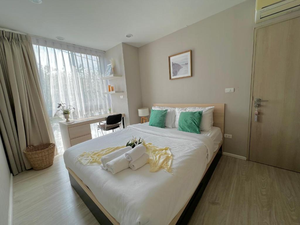 Palm Springs Nimman Fountain Condominium By Merryland - One-Bedroom Apartment