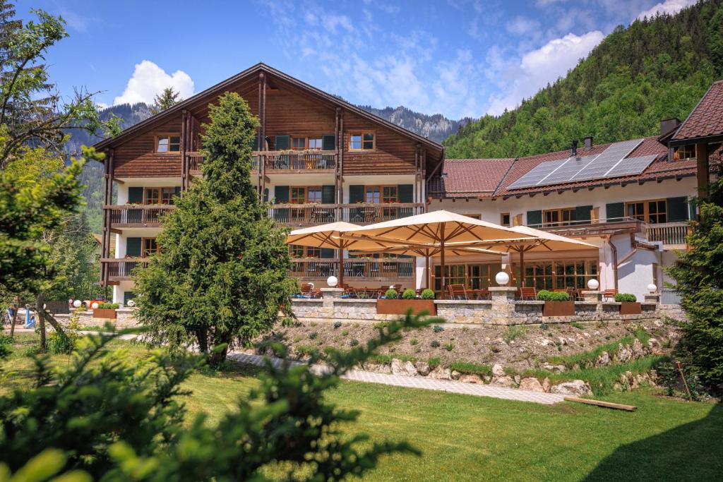 Nespecifikovaný výhled na hory nebo výhled na hory při pohledu z hotelu